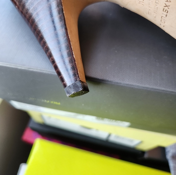 Max Studio Women's open toe slingback all leather shoes, Size 7M - Picture 7 of 8